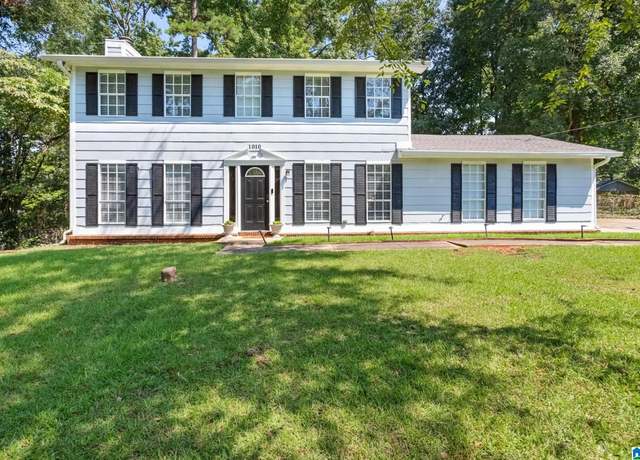 Property at 1010 Cannon Cir, Birmingham, AL 35235, 3 beds, 2.5 baths