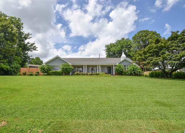 Property at 1812 Highfield Dr, Vestavia Hills, AL 35216, 3 beds, 2 baths