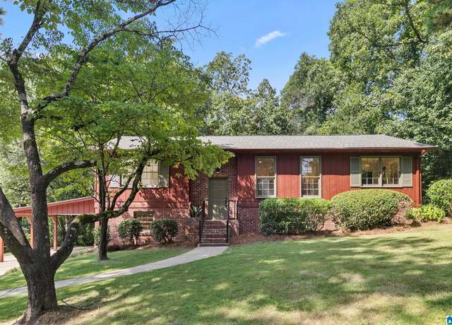 Property at 2225 Lynnchester Cir, Hoover, AL 35216, 4 beds, 3 baths