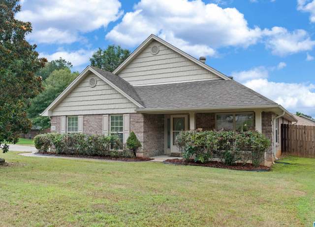 Property at 256 Cedar Mdw, Alabaster, AL 35114, 3 beds, 2 baths
