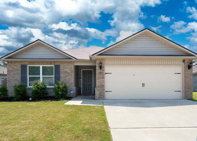 Property at 127 Briarfield Ln, Calera, AL 35040, 3 beds, 2 baths