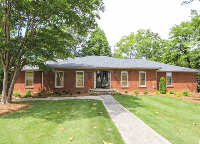 Property at 5 Christopher Way, Anniston, AL 36207, 4 beds, 3.5 baths