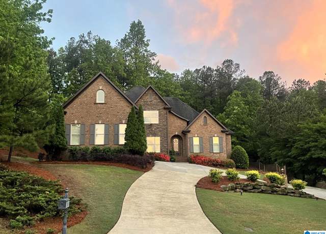 Property at 5652 Carrington Lake Pkwy, Trussville, AL 35173, 6 beds, 5 baths