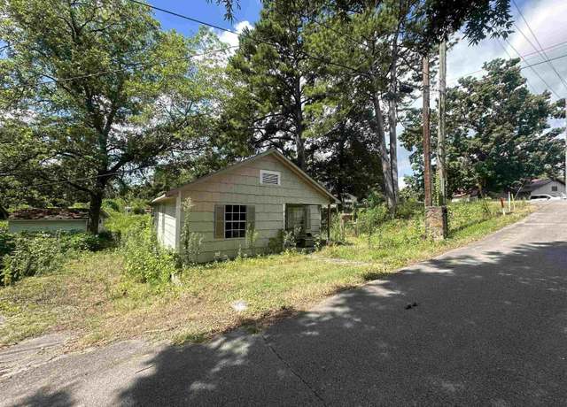 Property at 200 Montgomery St, Warrior, AL 35180, 2 beds, 1 bath