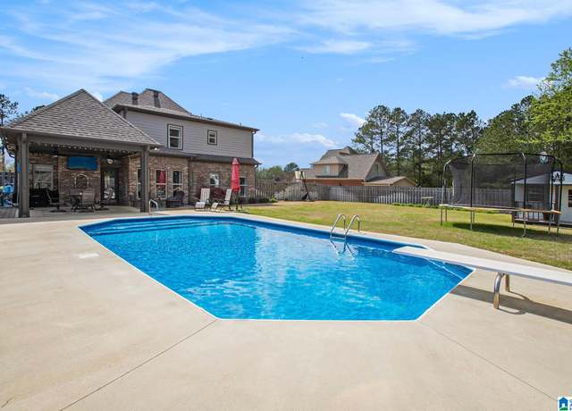 Property at 2025 Timberline Dr, Calera, AL 35040, 4 beds, 2.5 baths