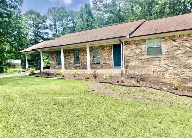 Property at 6420 White Ct, Bessemer, AL 35023, 4 beds, 2.5 baths
