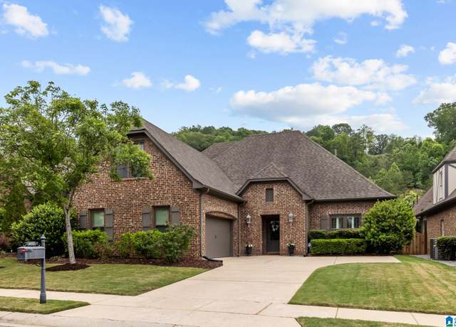 Property at 3057 Valley Ridge Rd, Hoover, AL 35242, 3 beds, 2.5 baths
