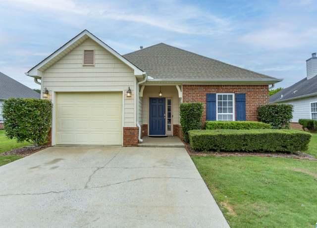 Property at 1009 Fairbank Ln, Chelsea, AL 35043, 3 beds, 2 baths