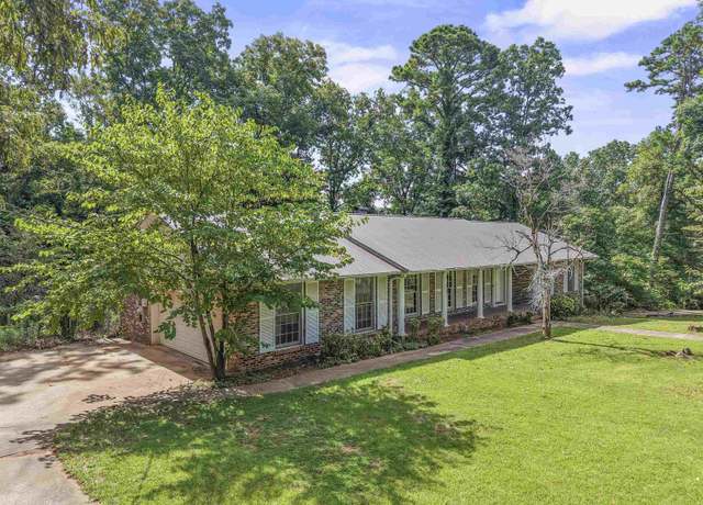 Property at 1805 Eastridge Dr, Birmingham, AL 35235, 4 beds, 2.5 baths