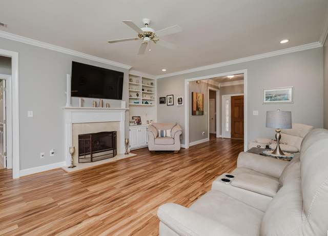 Property at 7931 Country Club Dr, Trussville, AL 35173, 2 beds, 2 baths