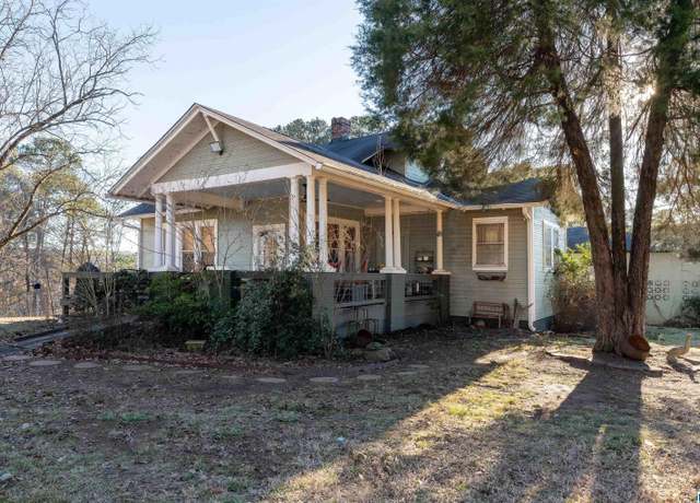 Property at 2555 Alabama Ave NE, Tuscaloosa, AL 35404, 3 beds, 2 baths