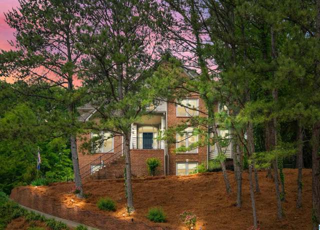 Property at 1824 Southview Cir, Hoover, AL 35244, 4 beds, 3.5 baths