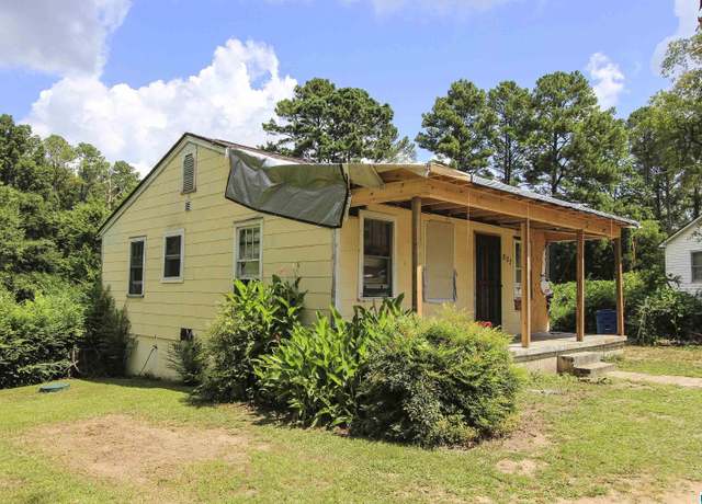Property at 807 Bellwood Ave, Anniston, AL 36206, 2 beds, 1 bath