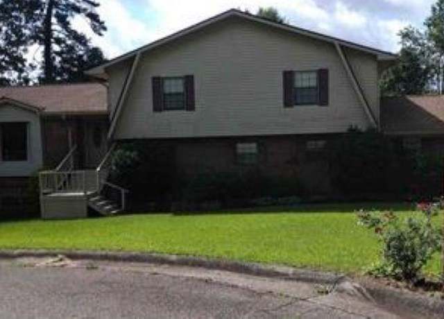 Property at 1720 Cherry Cir, Anniston, AL 36207, 4 beds, 2.5 baths