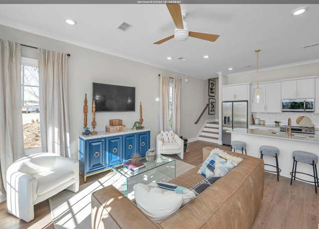 Property at 5528 Kaver Ln #5528, Hoover, AL 35244, 2 beds, 2.5 baths