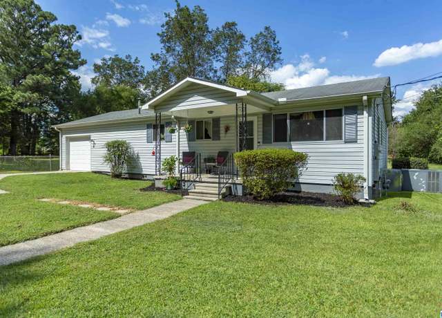 Property at 627 Pinewood Ave, Hueytown, AL 35023, 3 beds, 2 baths