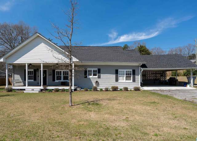 Property at 102 Ferry Rd, Columbiana, AL 35051, 3 beds, 2 baths