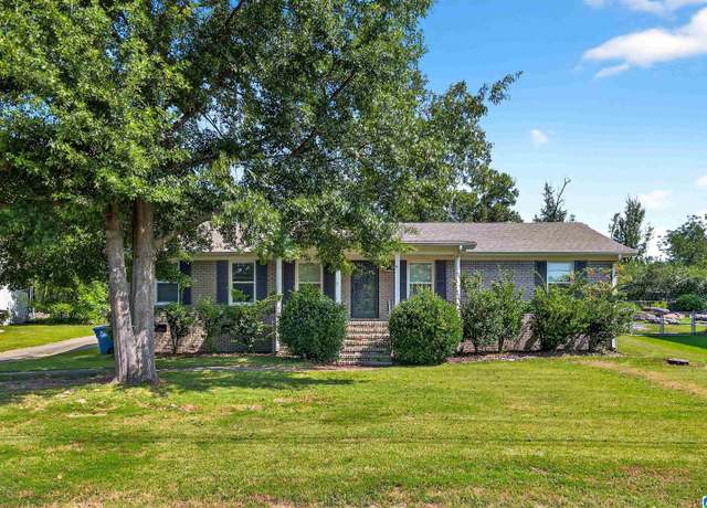 Property at 1112 Blue Ridge Blvd, Hoover, AL 35226, 4 beds, 3 baths