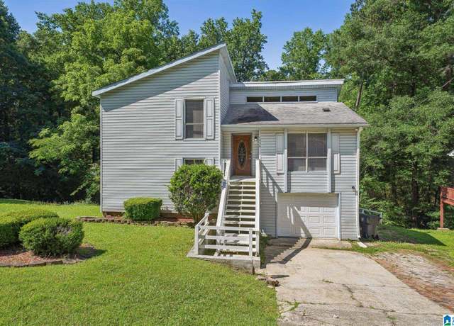 Property at 1056 Cardinal Cir, Hueytown, AL 35023, 4 beds, 2 baths