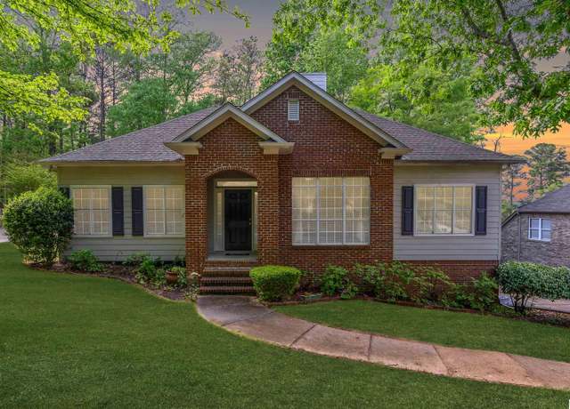 Property at 2246 Clairmont Dr, Leeds, AL 35094, 3 beds, 2 baths