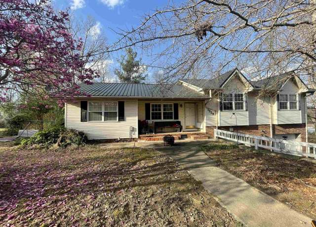 Property at 1529 Burnham Rd, Anniston, AL 36206, 3 beds, 2 baths