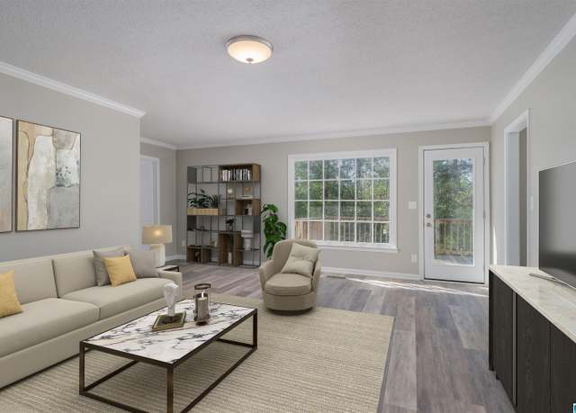 Property at 5327 Chestnut St, Tuscaloosa, AL 35405, 4 beds, 3 baths