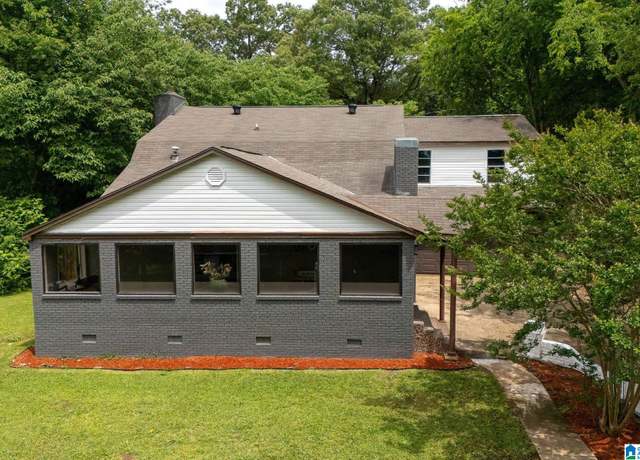 Property at 221 Short 24th Ave E, Tuscaloosa, AL 35404, 5 beds, 3.5 baths