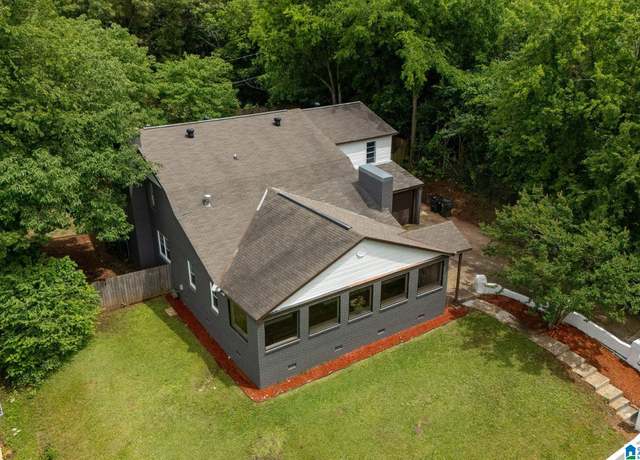 Property at 221 Short 24th Ave E, Tuscaloosa, AL 35404, 5 beds, 3.5 baths