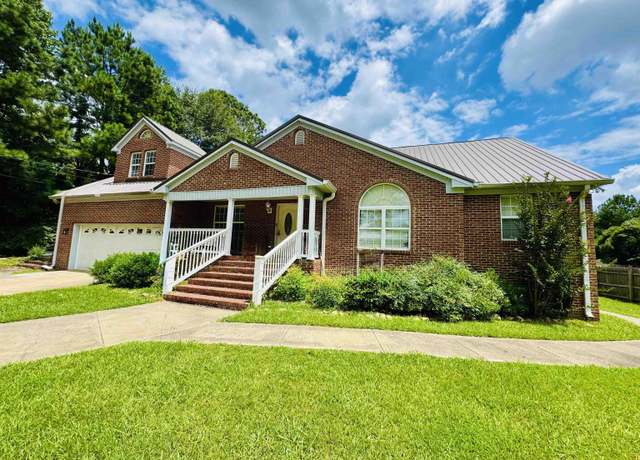 Property at 1003 Russell Dr, Weaver, AL 36277, 3 beds, 2 baths