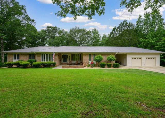Property at 7 Country Club Dr, Calera, AL 35040, 4 beds, 3 baths