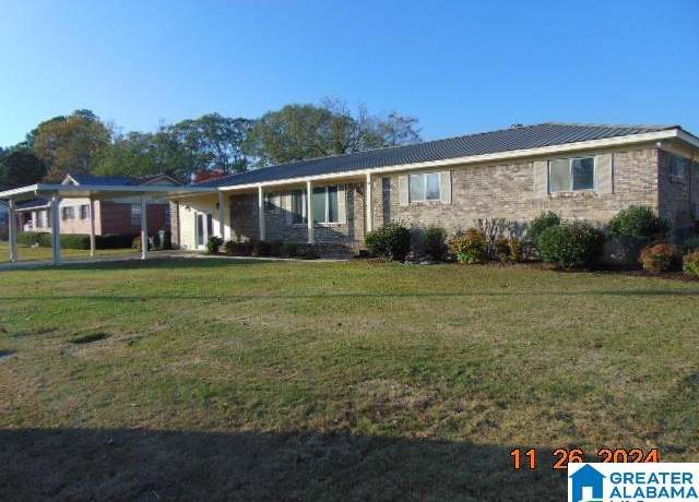 Property at 102 Marion Ave, Clanton, AL 35045, 3 beds, 2 baths