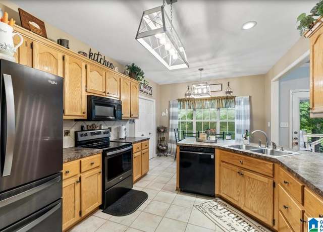 Property at 107 Magnolia Ridge Cir, Chelsea, AL 35043, 4 beds, 3 baths