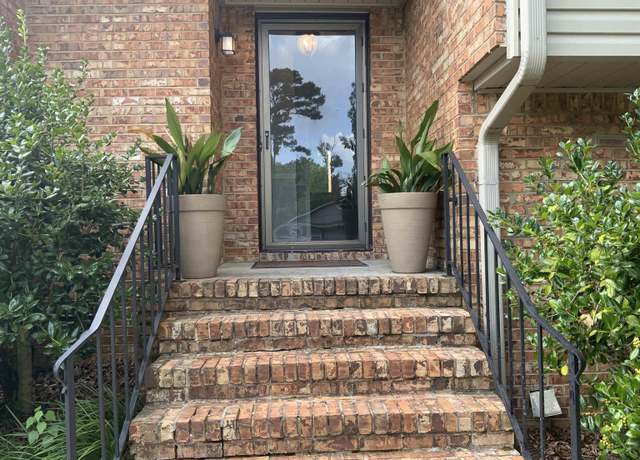 Property at 3430 Flintshire Dr, Hoover, AL 35226, 4 beds, 2 baths