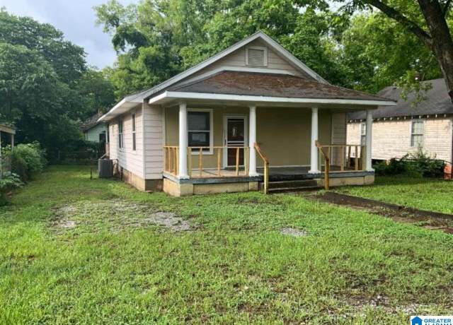 Property at 14 Cross St, Wetumpka, AL 36092, 3 beds, 1.5 baths