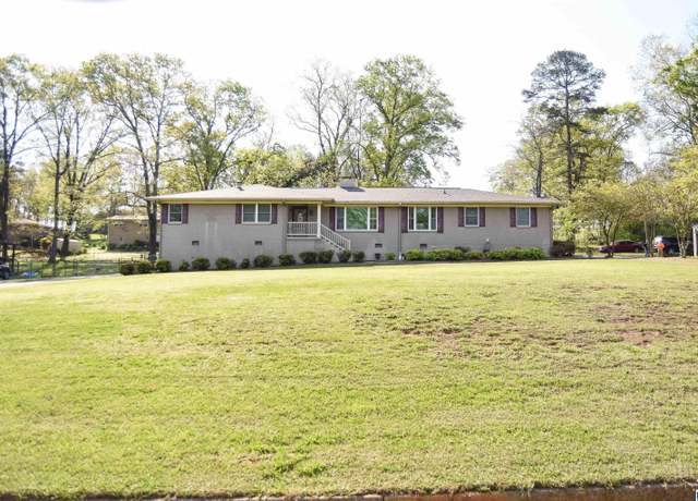 Property at 1429 Monte Vista Dr, Gadsden, AL 35904, 3 beds, 3 baths