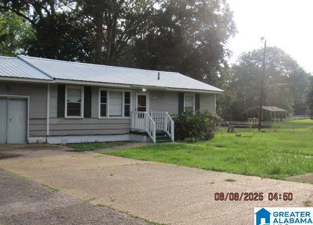 Property at 2516 22nd St SW, Hueytown, AL 35023, 5 beds, 2.5 baths