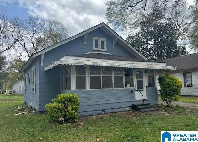 Property at 204 Pine St, Sylacauga, AL 35150, 2 beds, 1 bath