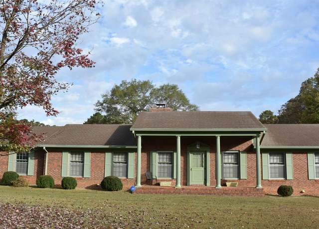 Property at 516 Odens Mill Rd, Sylacauga, AL 35150, 3 beds, 2.5 baths
