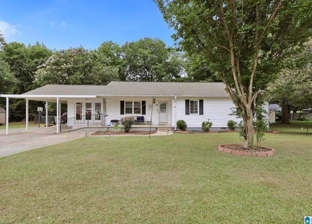 Property at 1004 W 6th Pl, Sylacauga, AL 35150, 3 beds, 2 baths