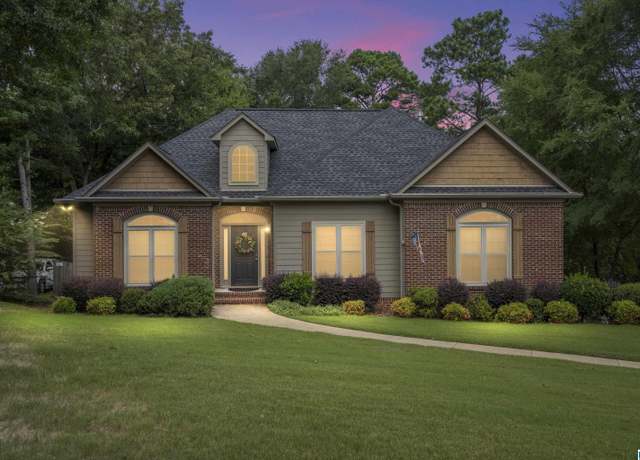 Property at 1752 King James Dr, Alabaster, AL 35007, 3 beds, 2 baths