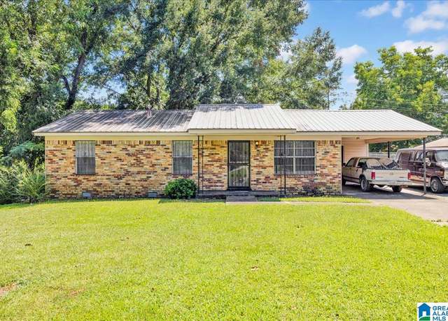 Property at 710 28th St S, Bessemer, AL 35020, 3 beds, 1.5 baths