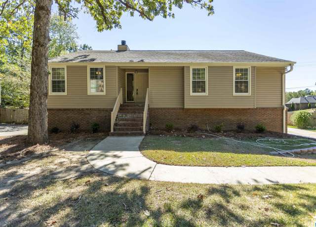 Property at 2913 Selkirk Cir, Birmingham, AL 35242, 4 beds, 3 baths