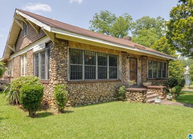 Property at 1100 16th St SW, Birmingham, AL 35211, 2 beds, 2 baths