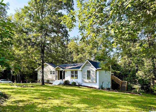 Property at 131 Forest Dr, Warrior, AL 35180, 3 beds, 2 baths