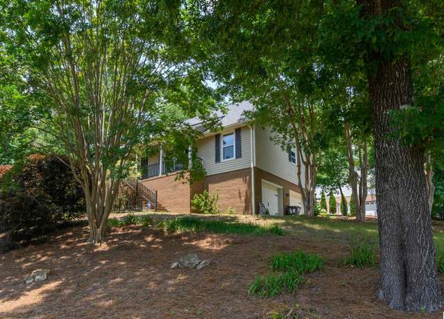 Property at 116 Caliente Dr, Hoover, AL 35226, 3 beds, 3 baths