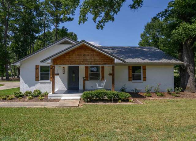 Property at 836 Odens Mill Rd, Sylacauga, AL 35150, 4 beds, 2.5 baths
