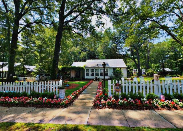 Property at 217 Brentwood Ave, Trussville, AL 35173, 3 beds, 1 bath
