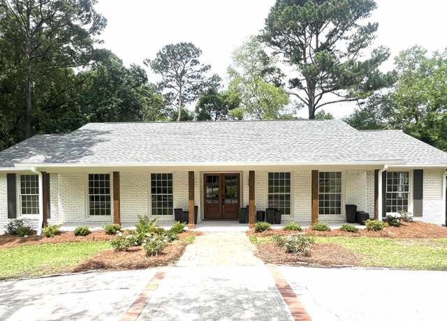 Property at 1308 Overland Dr, Vestavia Hills, AL 35216, 4 beds, 4 baths