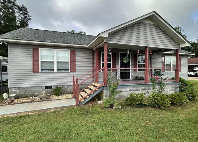 Property at 915 N Watson Dr, Centre, AL 35960, 3 beds, 2 baths