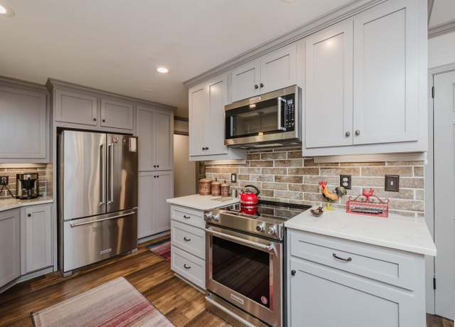 Property at 2715 Goldmor Cir, Birmingham, AL 35244, 4 beds, 3.5 baths